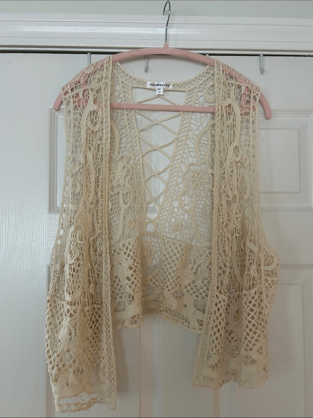 Roommates Cream Crochet Open-Front Women's Sweater Vest